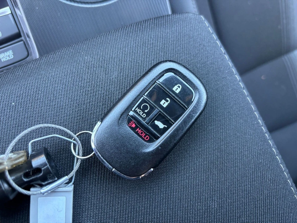 2025 Honda Civic 11th Gen - Image 23 of 31