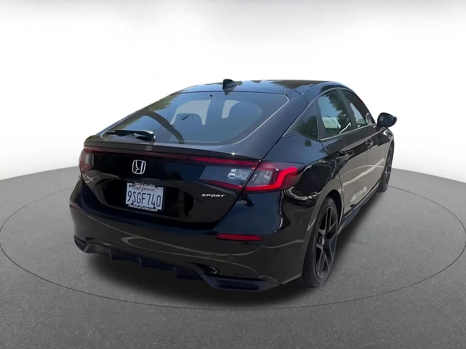 2025 Honda Civic 11th Gen - Image 16 of 31