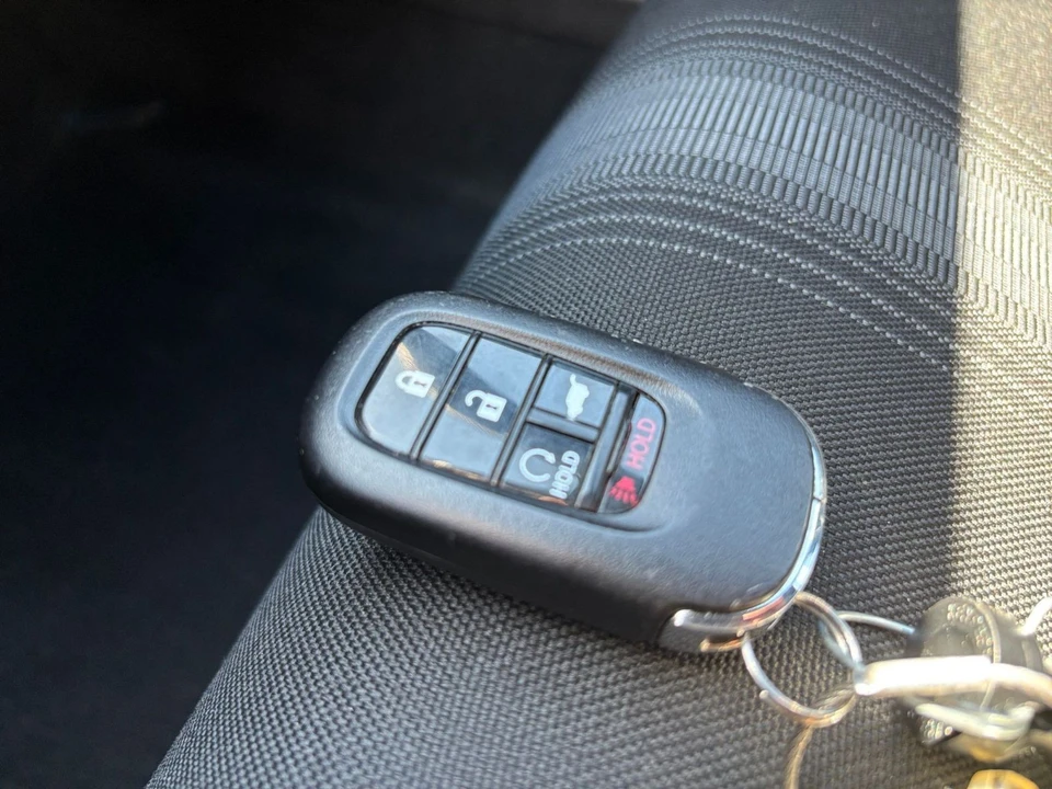 2025 Honda Civic 11th Gen - Image 22 of 31