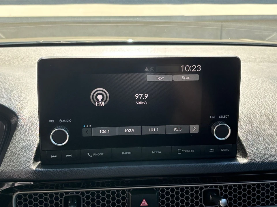 2025 Honda Civic 11th Gen - Image 21 of 31