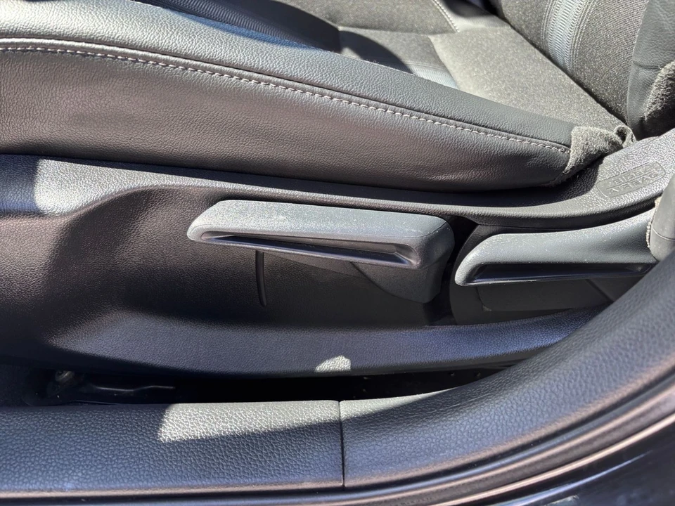 2025 Honda Civic 11th Gen - Image 23 of 31