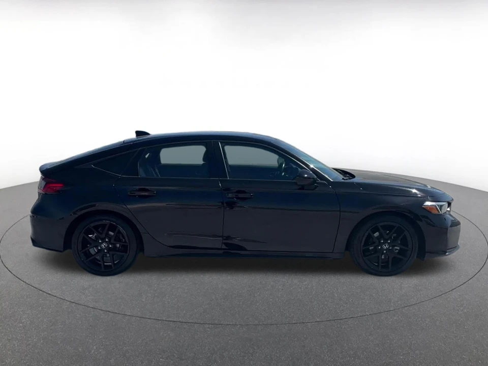 2025 Honda Civic 11th Gen - Image 17 of 31