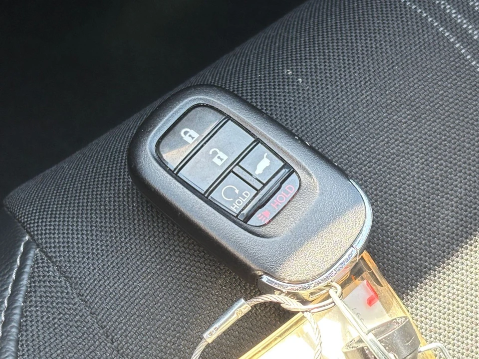 2025 Honda Civic 11th Gen - Image 26 of 31