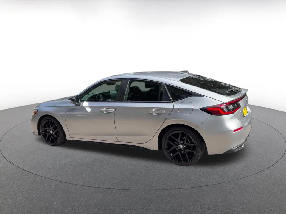 2025 Honda Civic 11th Gen - Image 9 of 31