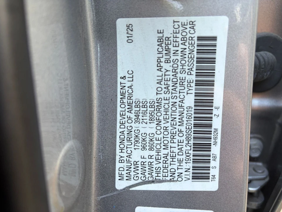2025 Honda Civic 11th Gen - Image 25 of 31