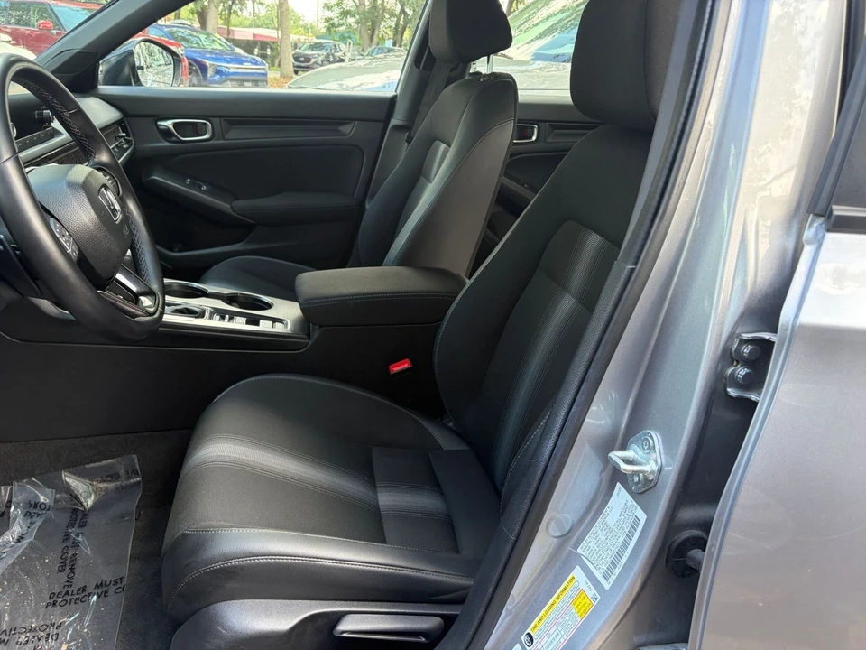 2025 Honda Civic 11th Gen - Image 23 of 31