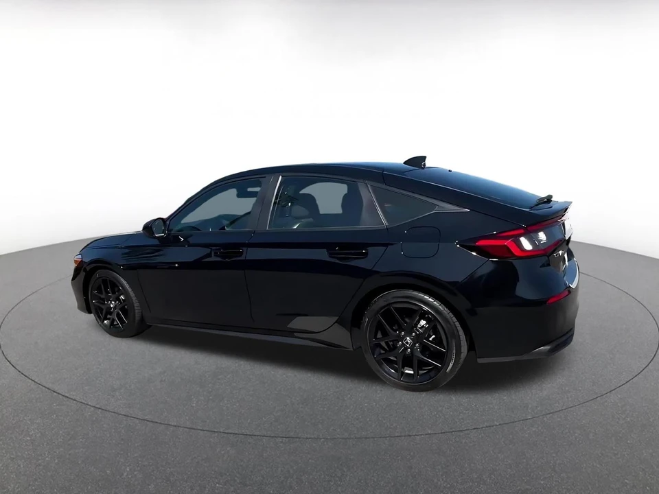 2025 Honda Civic 11th Gen - Image 12 of 31