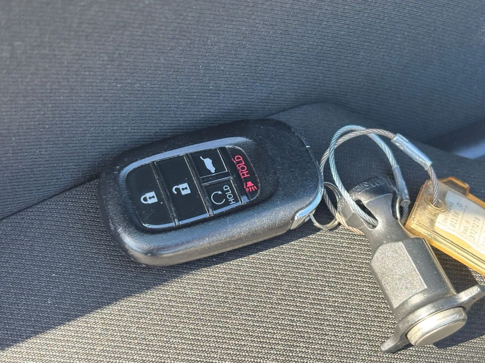 2025 Honda Civic 11th Gen - Image 22 of 31