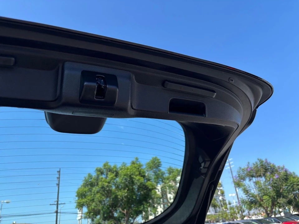 2025 Honda Civic 11th Gen - Image 24 of 31