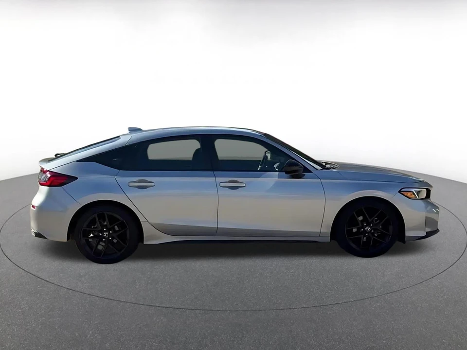 2025 Honda Civic 11th Gen - Image 15 of 31