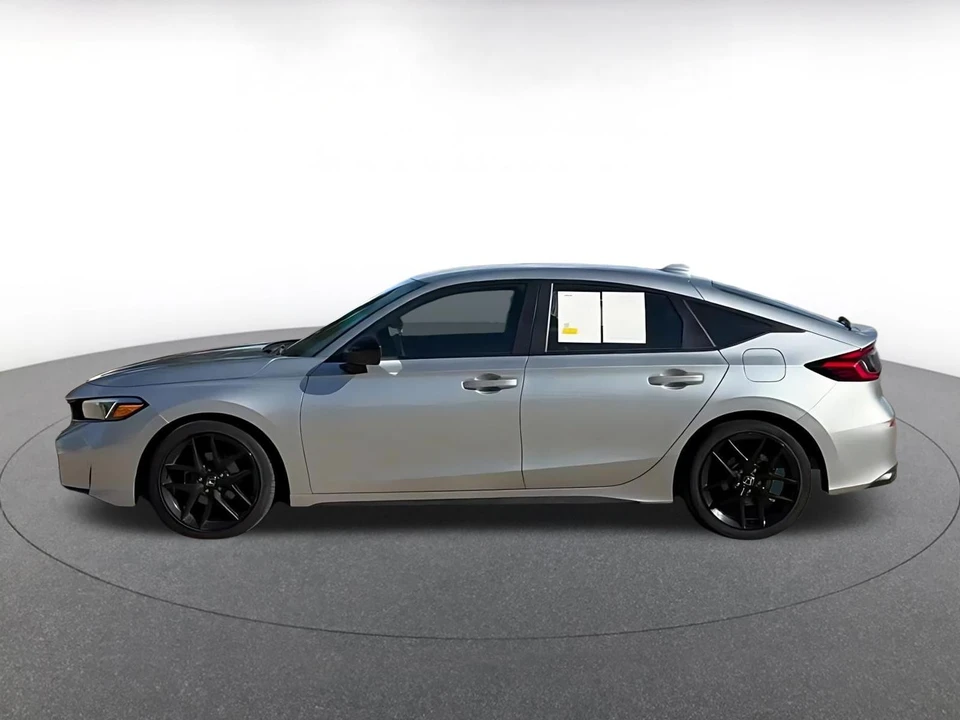 2025 Honda Civic 11th Gen - Image 8 of 31