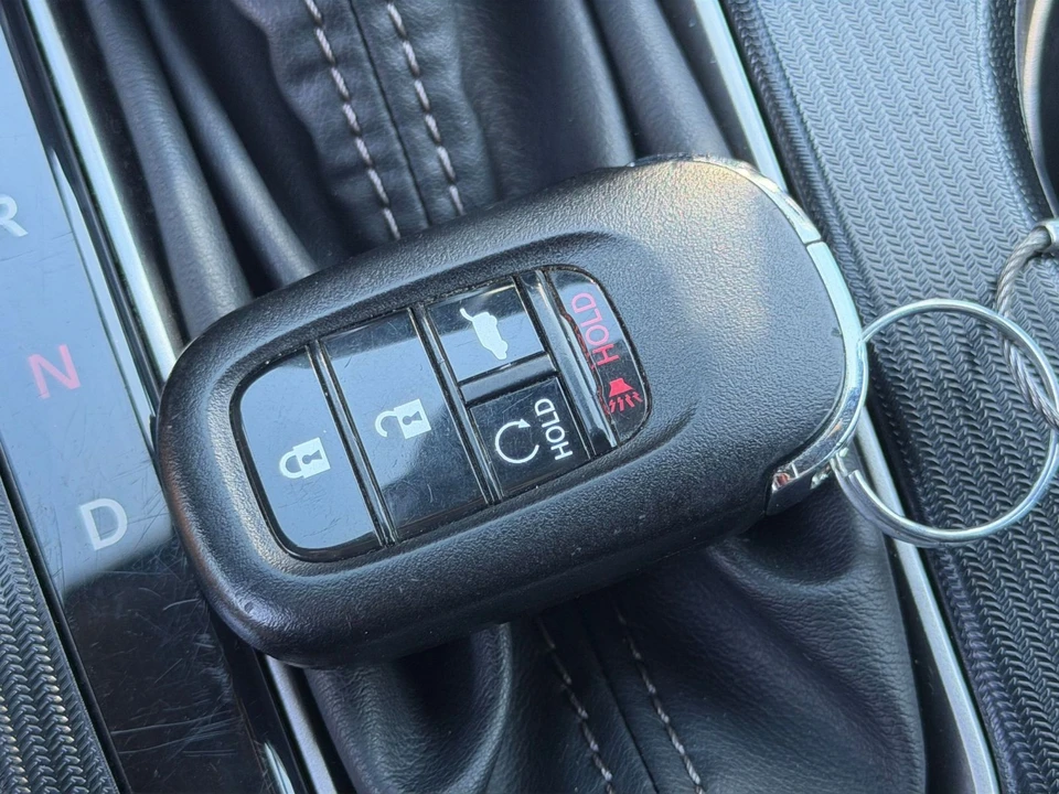 2025 Honda Civic 11th Gen - Image 24 of 31