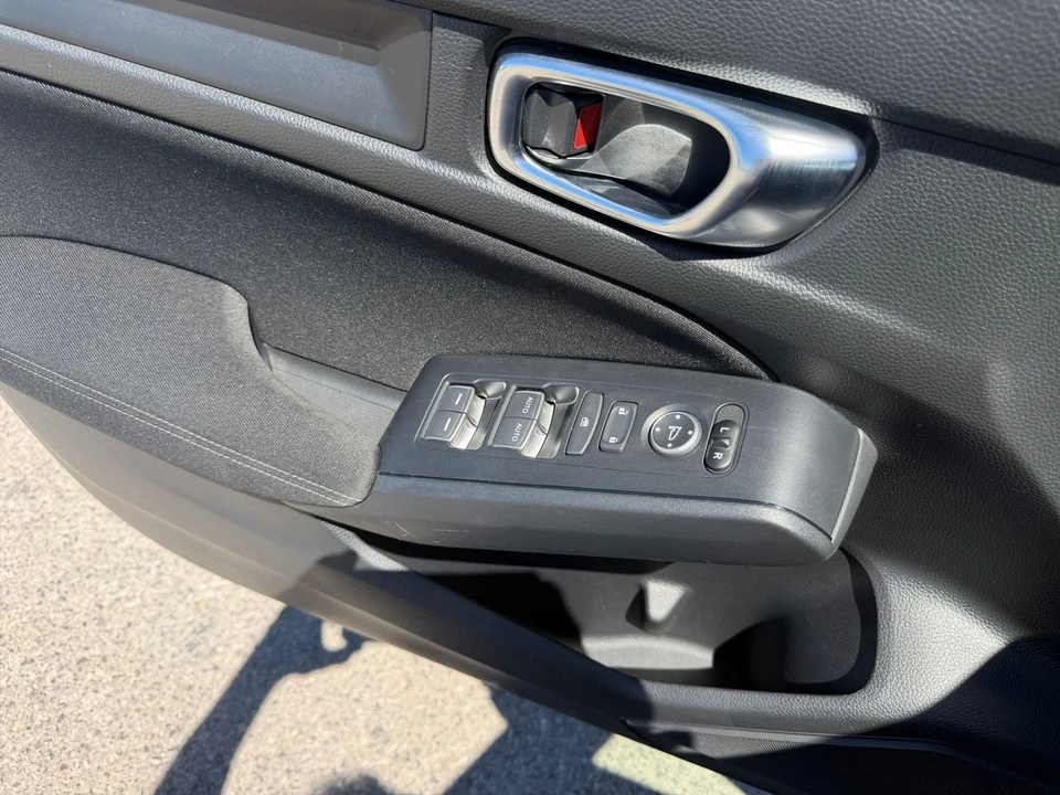 2025 Honda Civic 11th Gen - Image 20 of 31
