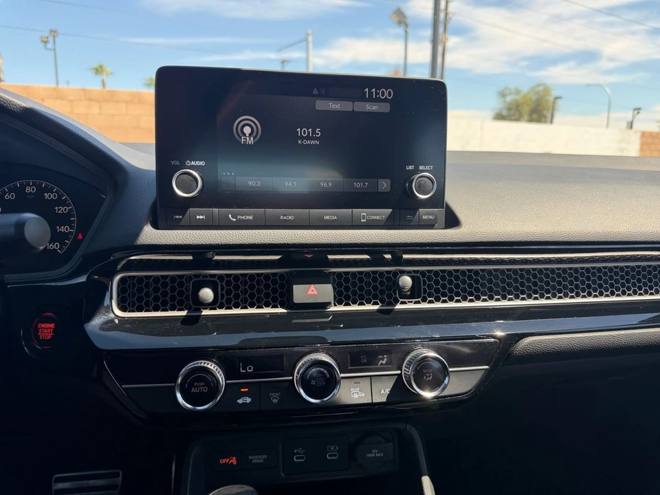 2025 Honda Civic 11th Gen - Image 18 of 31
