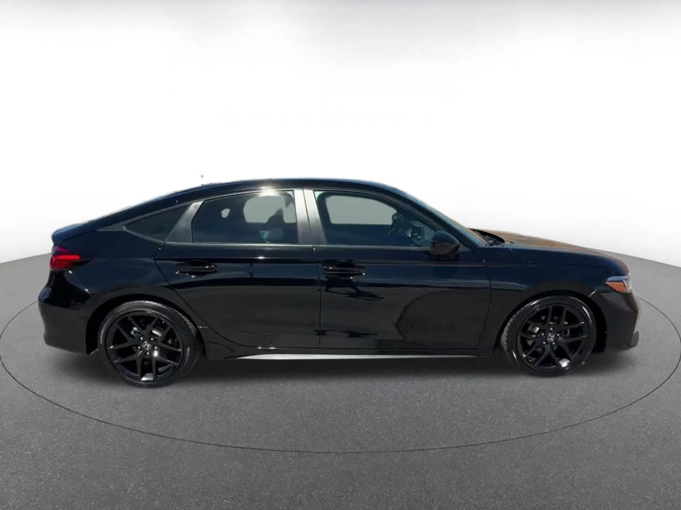 2025 Honda Civic 11th Gen - Image 17 of 31
