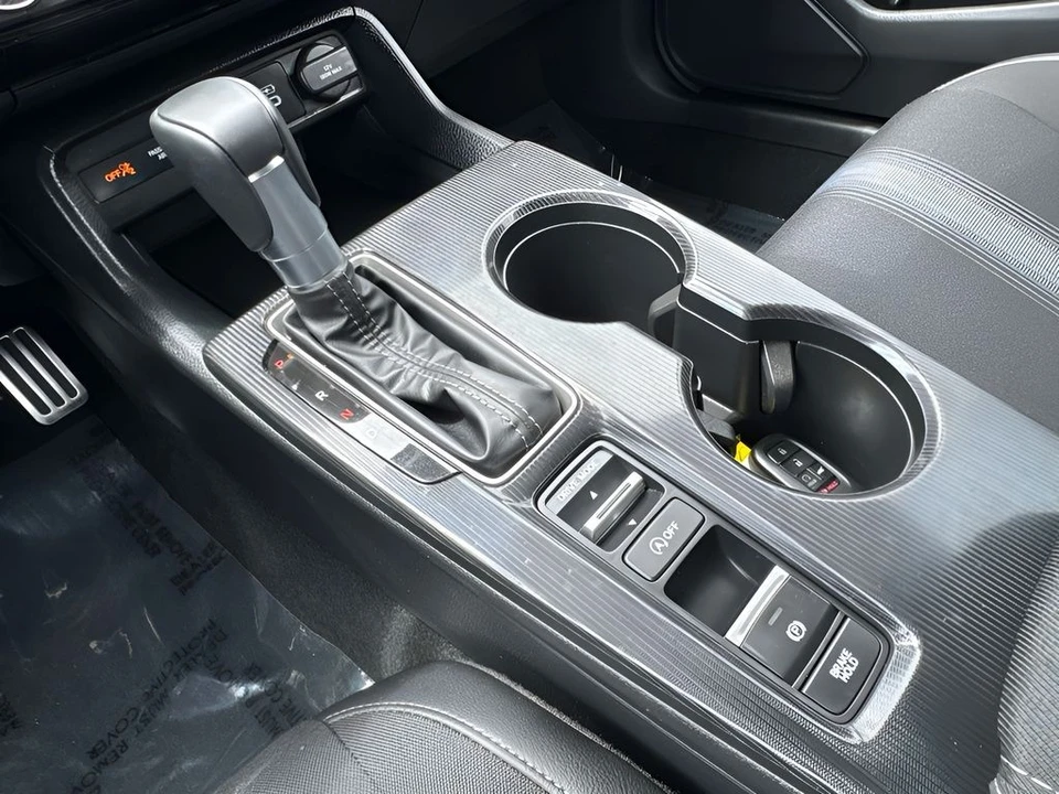 2025 Honda Civic 11th Gen - Image 15 of 30