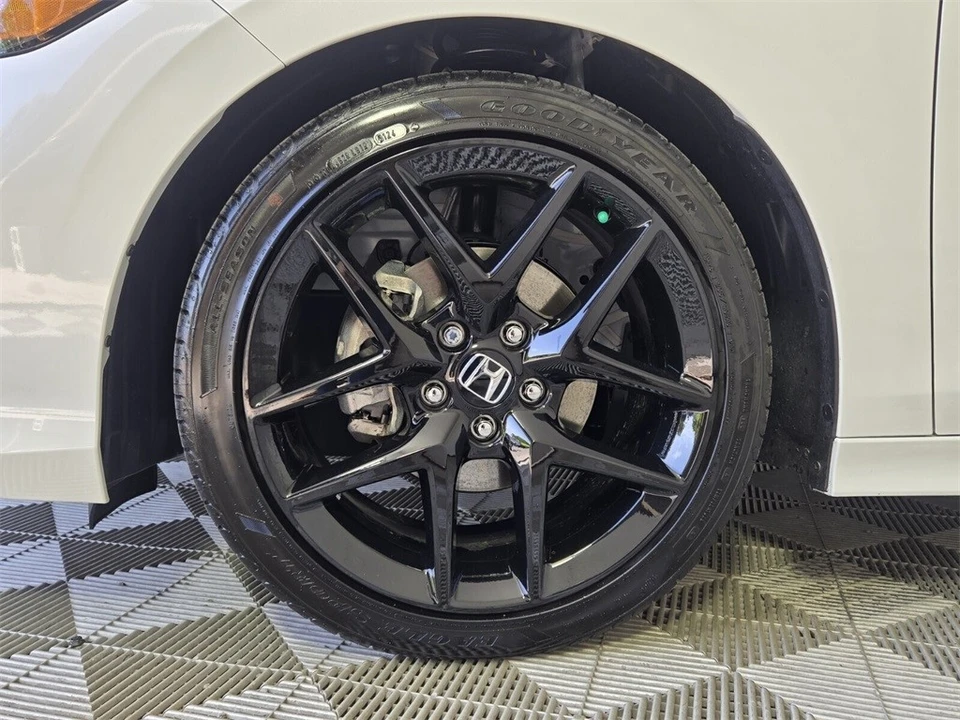 2025 Honda Civic 11th Gen - Image 5 of 12