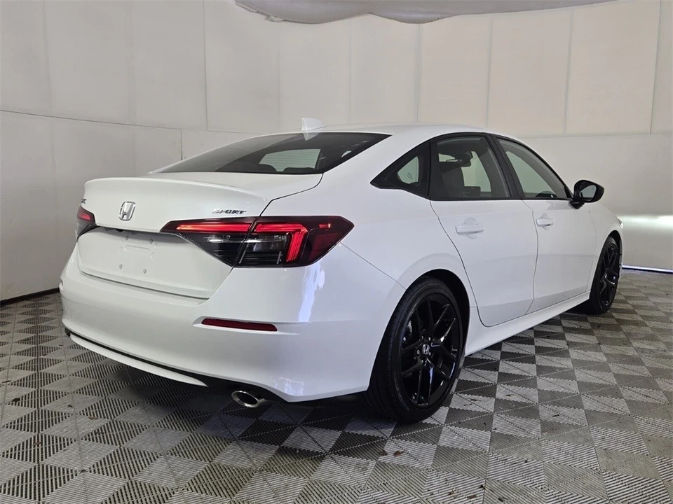 2025 Honda Civic 11th Gen - Image 14 of 21