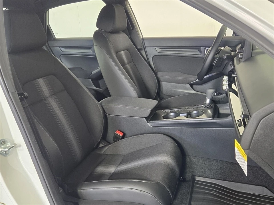 2025 Honda Civic 11th Gen - Image 18 of 21