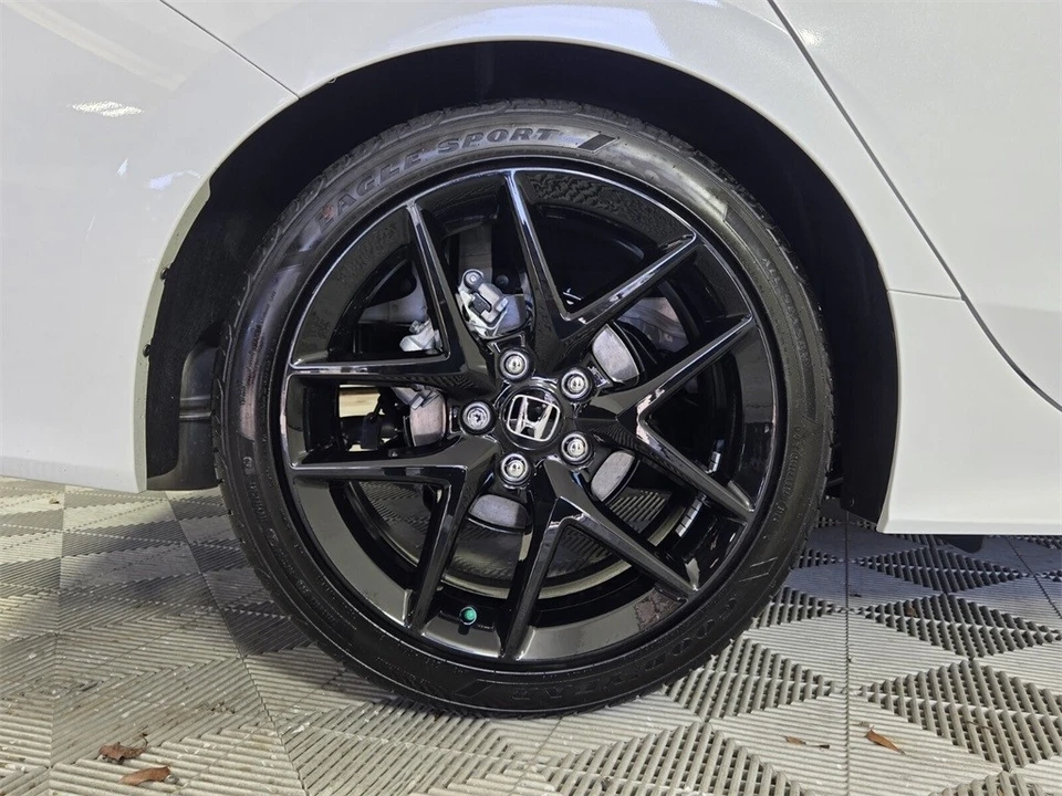 2025 Honda Civic 11th Gen - Image 15 of 21