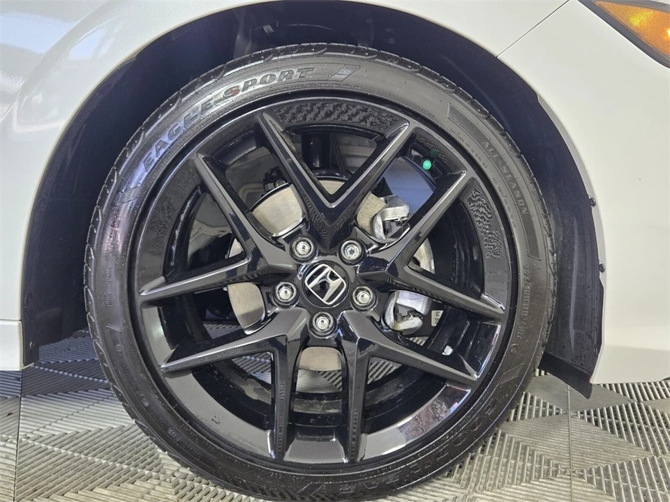 2025 Honda Civic 11th Gen - Image 19 of 21