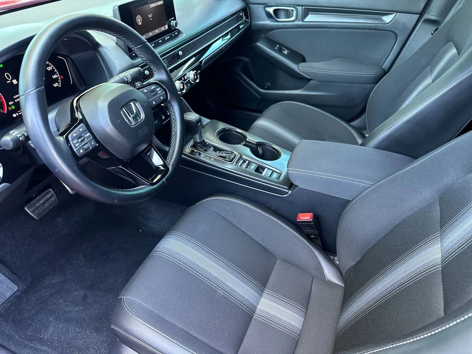 2025 Honda Civic 11th Gen - Image 10 of 31