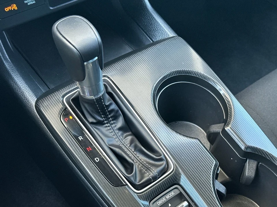 2025 Honda Civic 11th Gen - Image 21 of 31