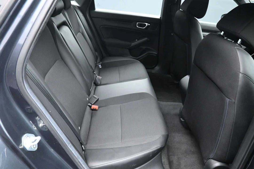 2025 Honda Civic 11th Gen - Image 23 of 31