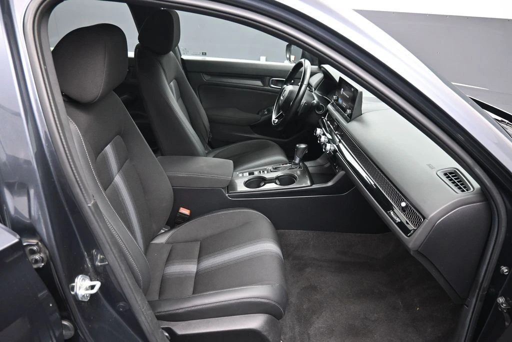 2025 Honda Civic 11th Gen - Image 24 of 31