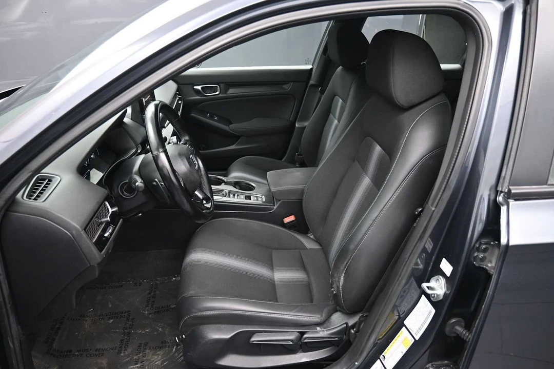 2025 Honda Civic 11th Gen - Image 18 of 31