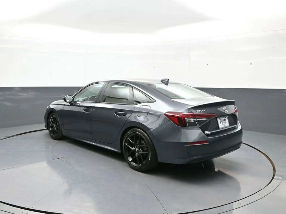 2025 Honda Civic 11th Gen - Image 8 of 31