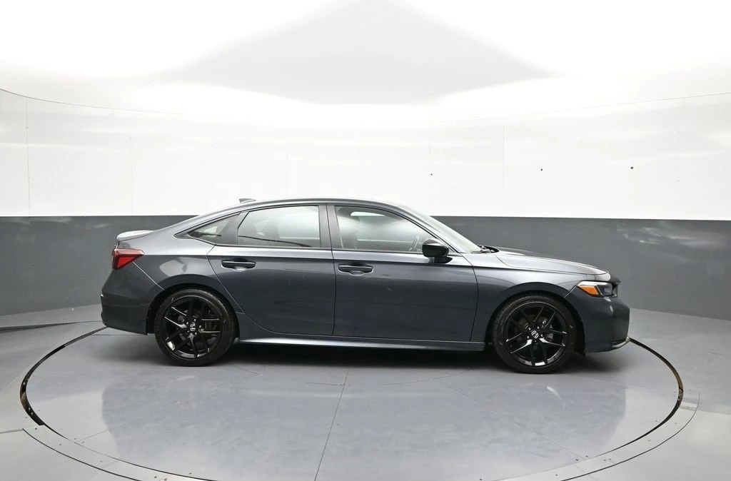 2025 Honda Civic 11th Gen - Image 5 of 31