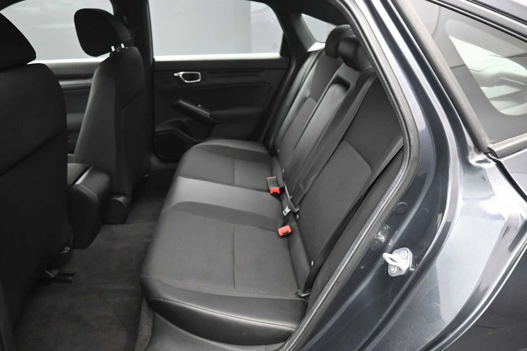 2025 Honda Civic 11th Gen - Image 20 of 31