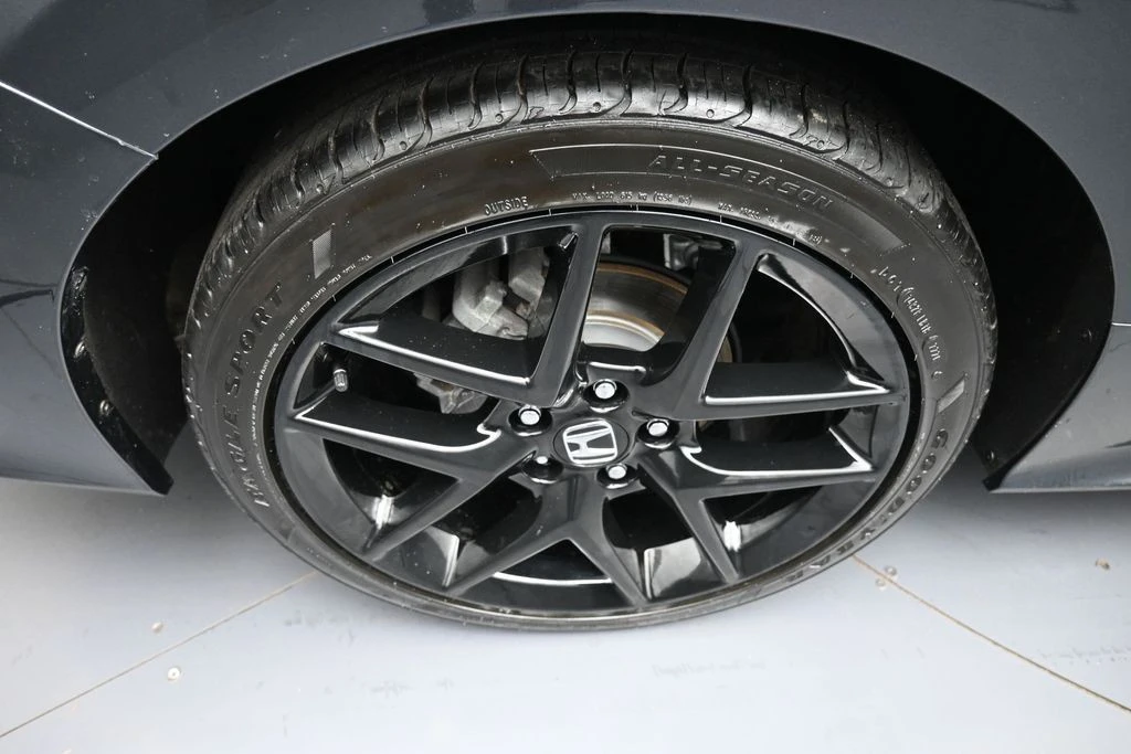 2025 Honda Civic 11th Gen - Image 12 of 31