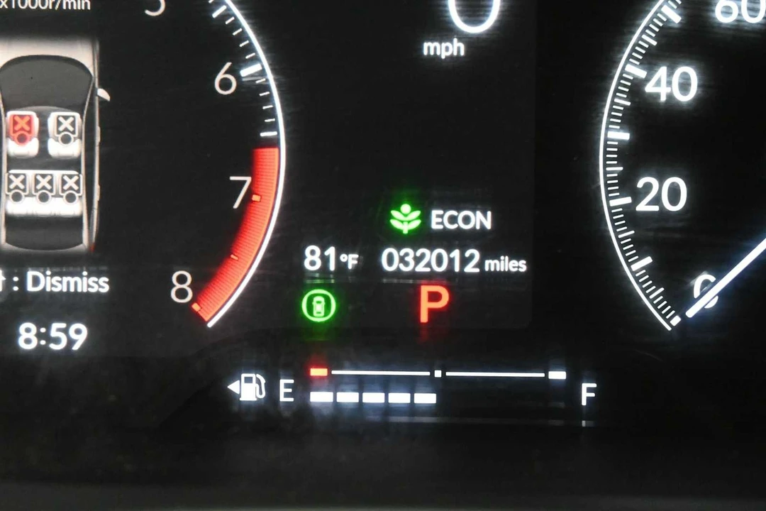 2025 Honda Civic 11th Gen - Image 16 of 31