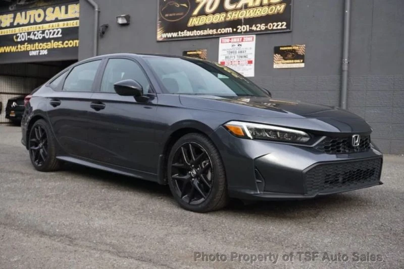 2025 Honda Civic 11th Gen - Image 9 of 12