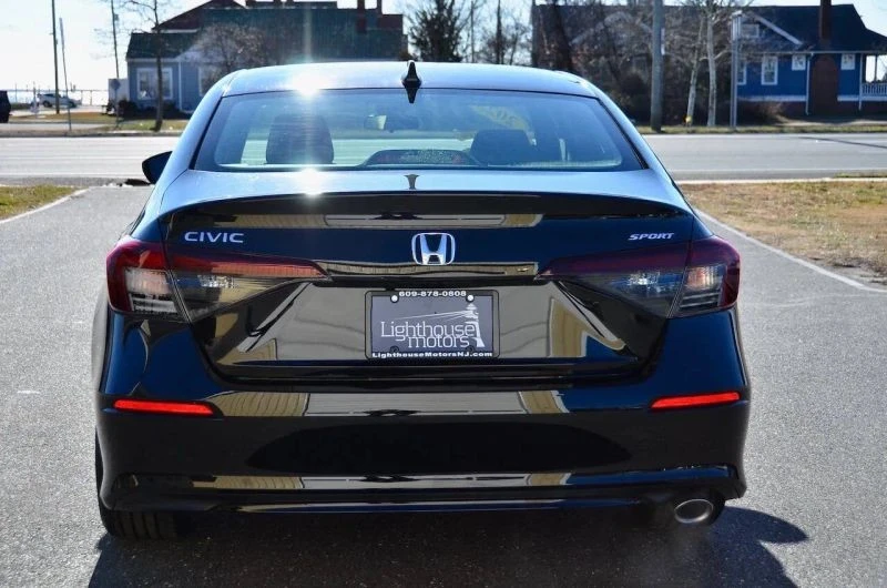 2025 Honda Civic 11th Gen - Image 9 of 12