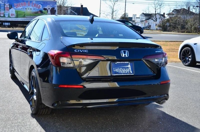 2025 Honda Civic 11th Gen - Image 8 of 12