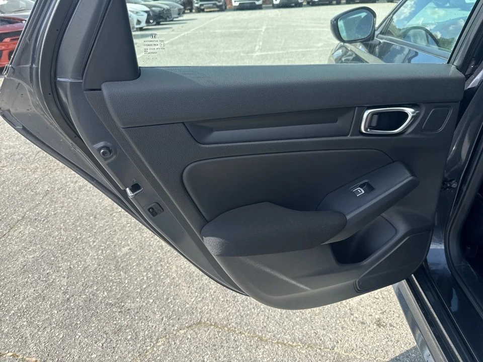 2025 Honda Civic 11th Gen - Image 24 of 31