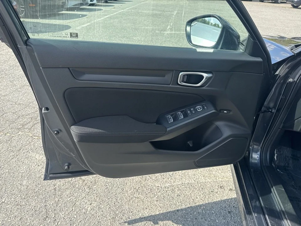 2025 Honda Civic 11th Gen - Image 22 of 31