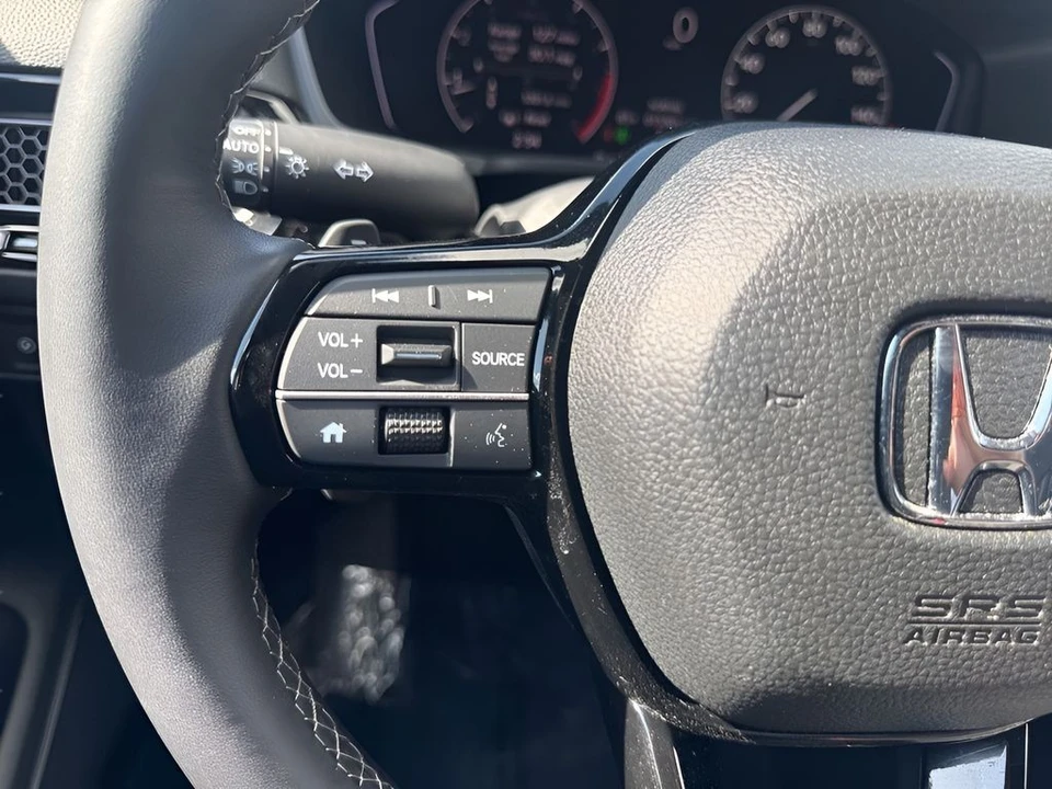 2025 Honda Civic 11th Gen - Image 13 of 31