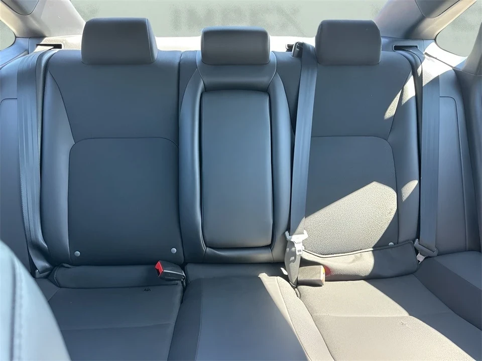 2025 Honda Civic 11th Gen - Image 10 of 12