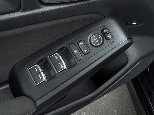 2025 Honda Civic 11th Gen - Image 9 of 12