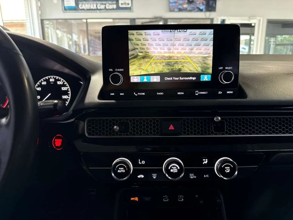 2025 Honda Civic 11th Gen - Image 17 of 31