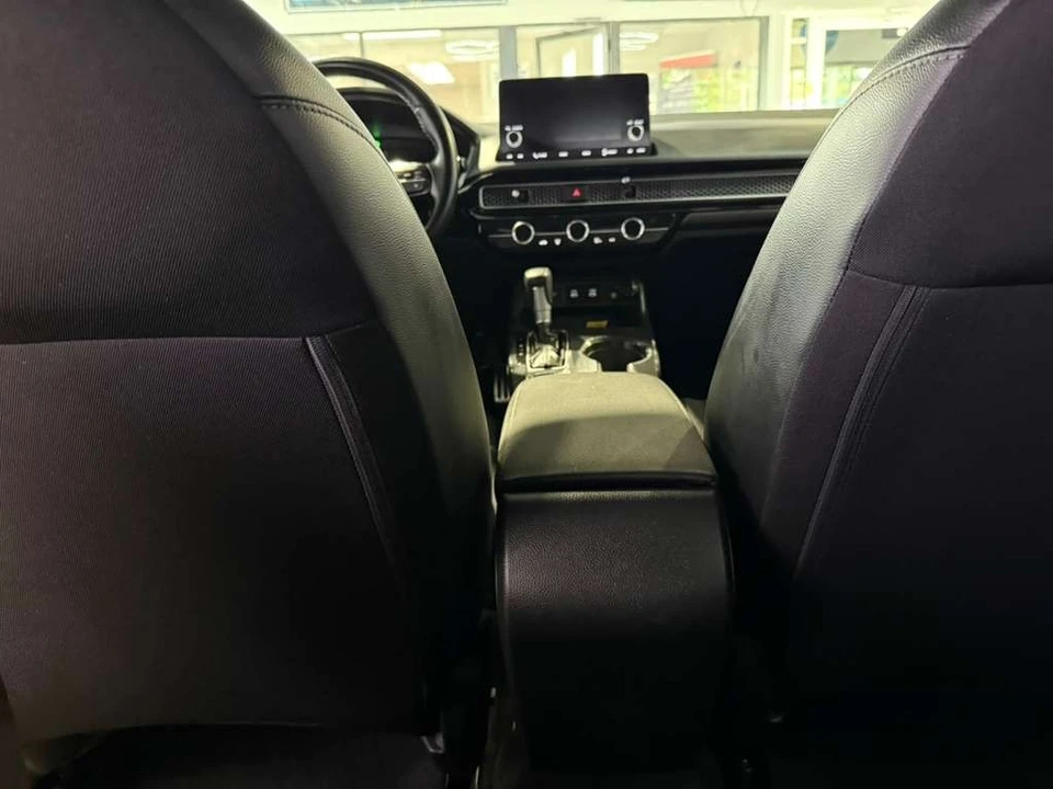 2025 Honda Civic 11th Gen - Image 22 of 31