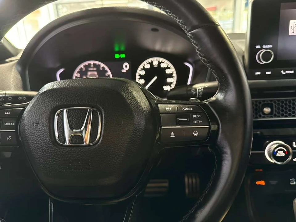 2025 Honda Civic 11th Gen - Image 13 of 31