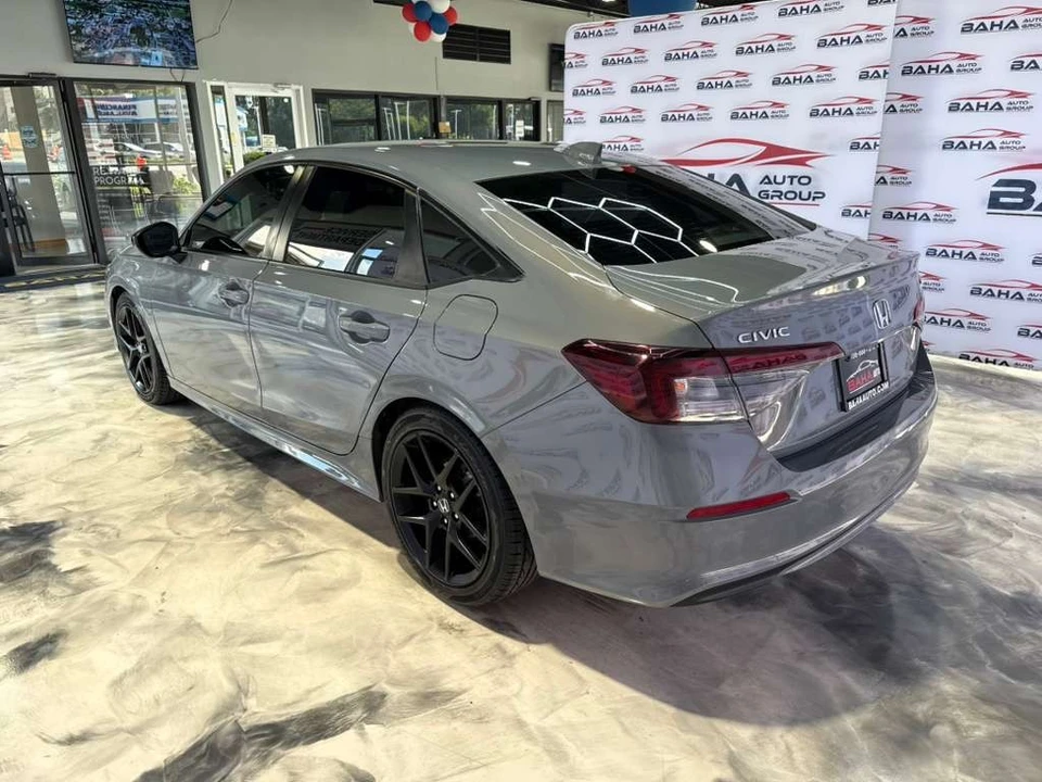 2025 Honda Civic 11th Gen - Image 11 of 31