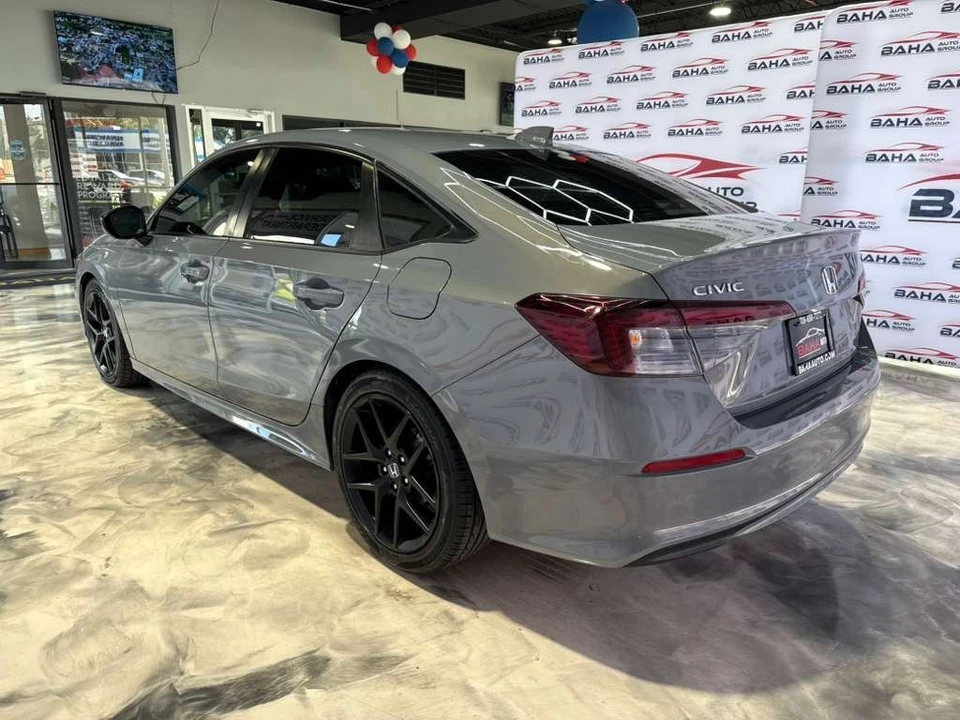 2025 Honda Civic 11th Gen - Image 10 of 31