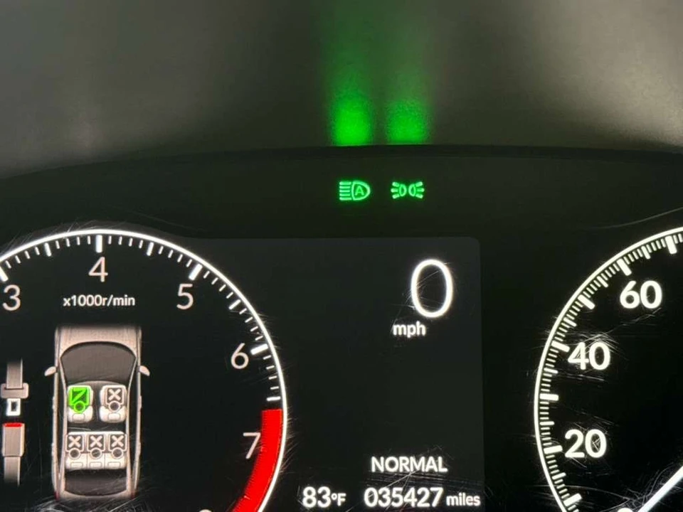 2025 Honda Civic 11th Gen - Image 15 of 31