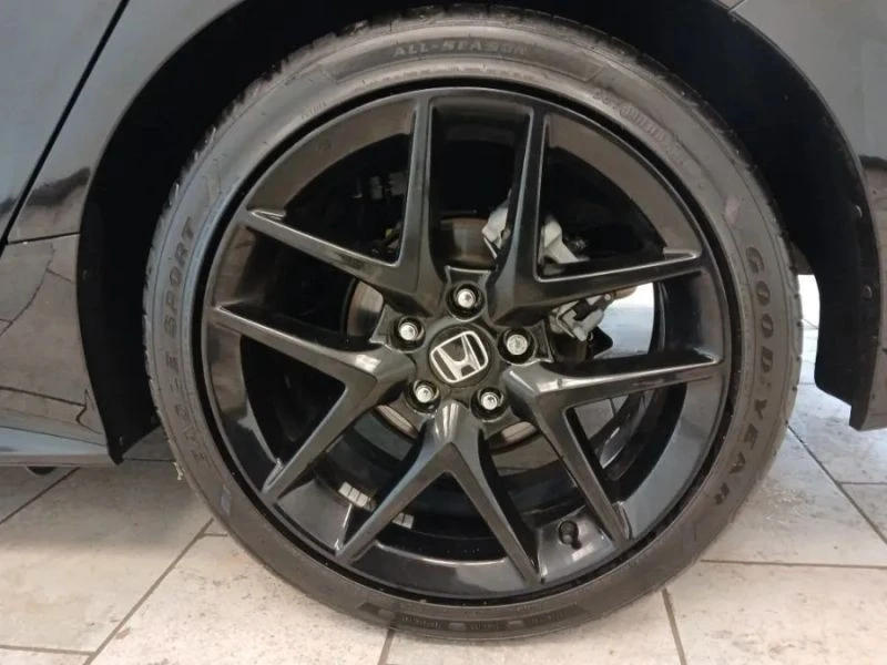 2025 Honda Civic 11th Gen - Image 9 of 12